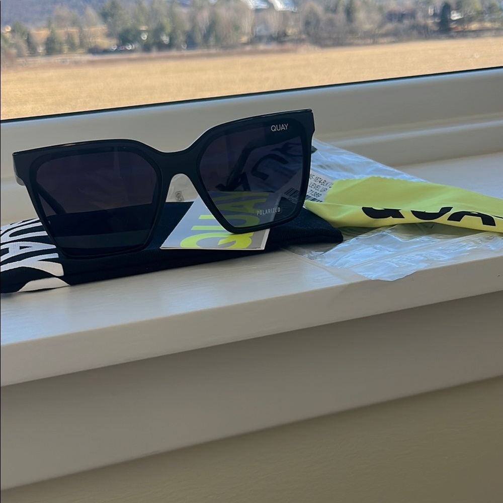 NWT Quay Australia Polarized Black Sunglasses